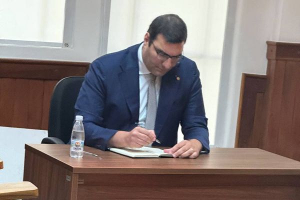 Dr. Camilo Partezani Helito é aprovado em concurso para Professor associado da Faculdade de Medicina da USP